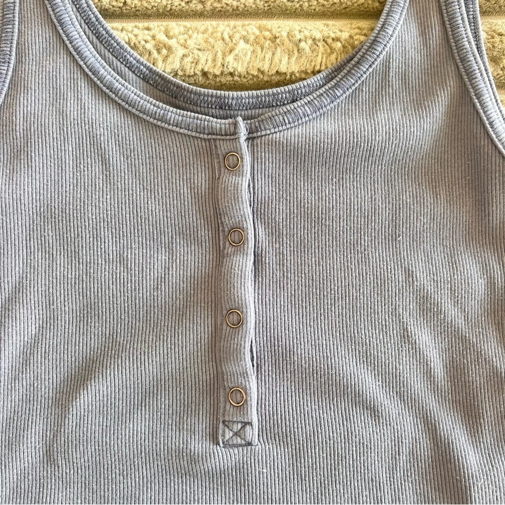 Abercrombie & Fitch Buttoned Tank Top - Picture 2 of 4
